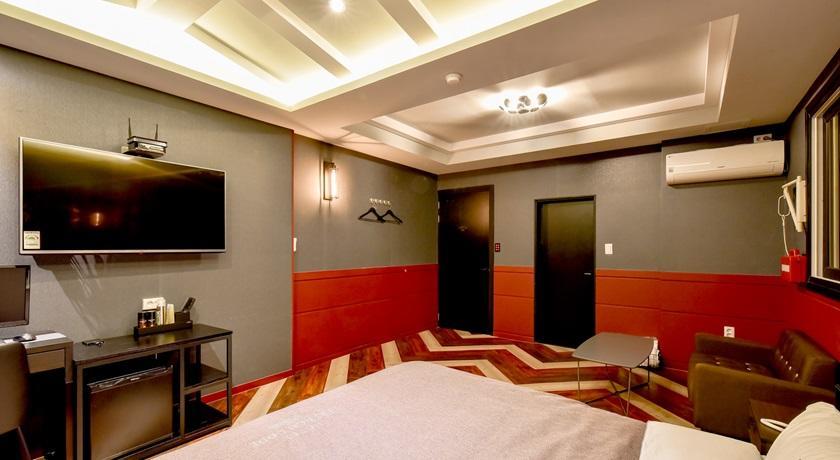 French Code Hotel Changwon Exterior foto