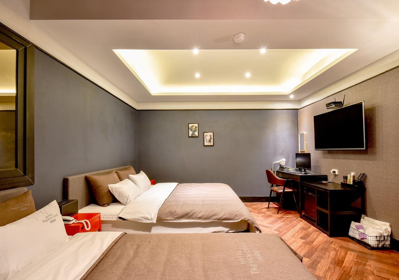 French Code Hotel Changwon Exterior foto