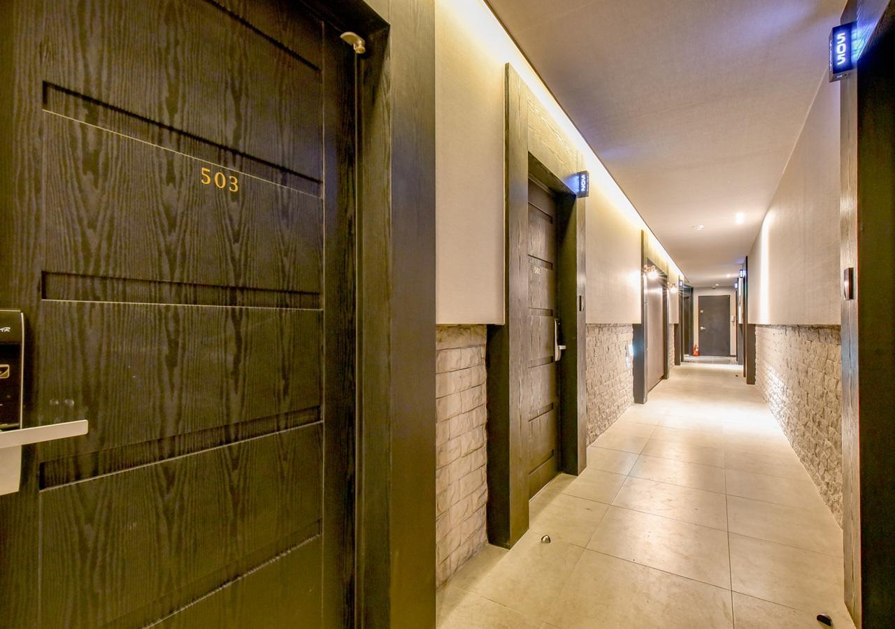 French Code Hotel Changwon Exterior foto