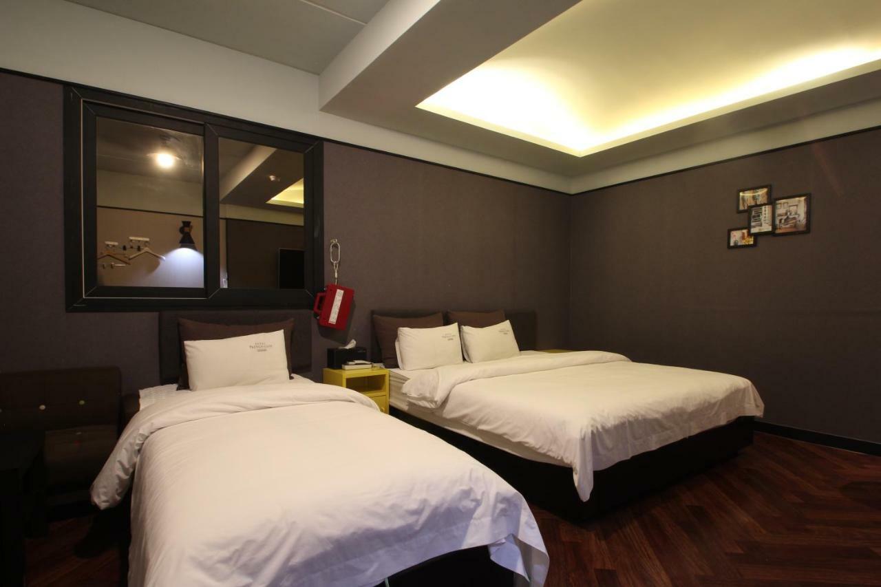 French Code Hotel Changwon Exterior foto